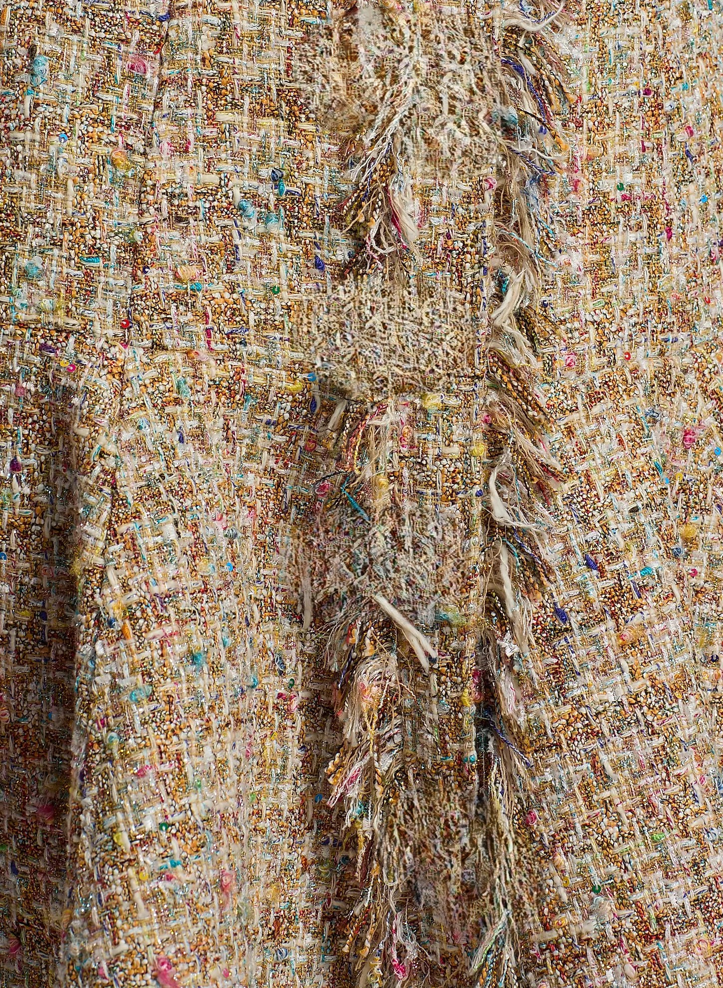 Tweed: bouclé-frayed trimmings